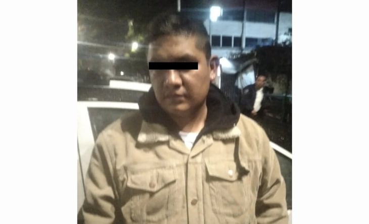 Detienen a policía de Naucalpan que exigía 45 mil pesos de 'moche' a automovilista 