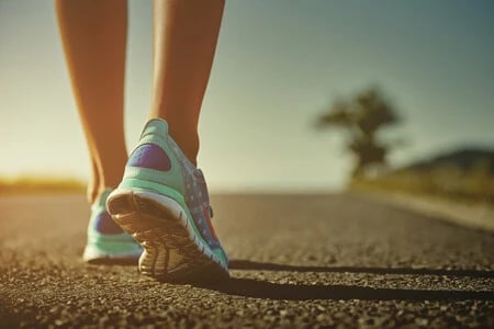 Salud: ¿Cuántos pasos hay que caminar por día según la edad?