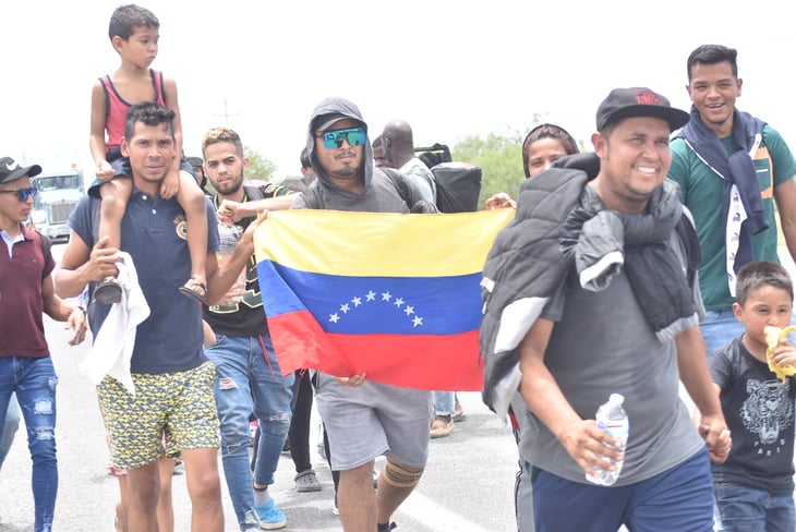 Venezolanos llegan a EU con nuevo modelo legal
