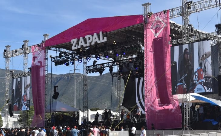 Vocalista del grupo Efelante se accidenta minutos antes de subir al escenario del Festival Zapal