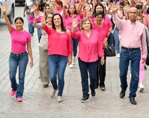 Cierran con caminata, el mes de la lucha contra el cáncer de mama