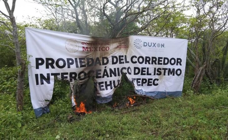 Pobladores queman camioneta para exigir cancelación de parque industrial del Corredor Interoceánico en Oaxaca