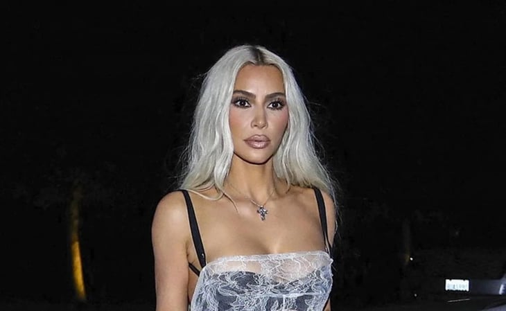 El espectacular vestido transparente que Kim Kardashian usó en su cumpleaños