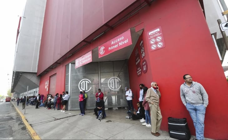 Aficionados del Toluca, desesperados por conseguir un boleto para la final del Apertura 2022