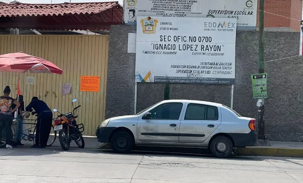 Maestra pide tarea a niño y la ataca con un cuchillo en escuela de Chimalhuacán