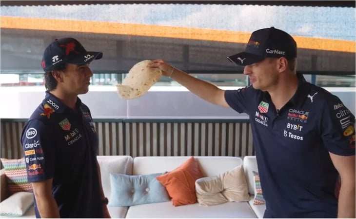  El divertido momento entre Checo Pérez y Max Verstappen haciendo el 'Tortilla Challenge'