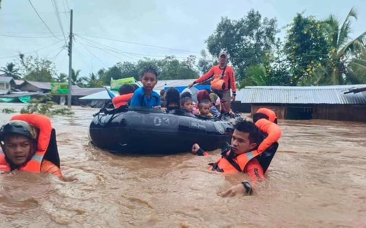 Tifón, 'Nalgae' deja 13 muertos en su arribo Filipinas 
