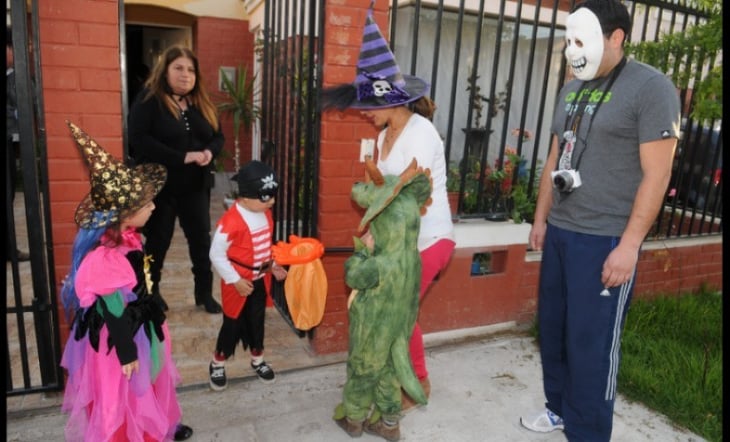 Halloween seguro con medidas preventivas en las calles
