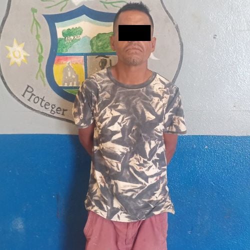 Hombre ataca a su familia con machete y le prende fuego a su casa en Monclova 
