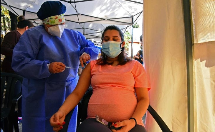 Mujeres embarazadas pueden vacunarse