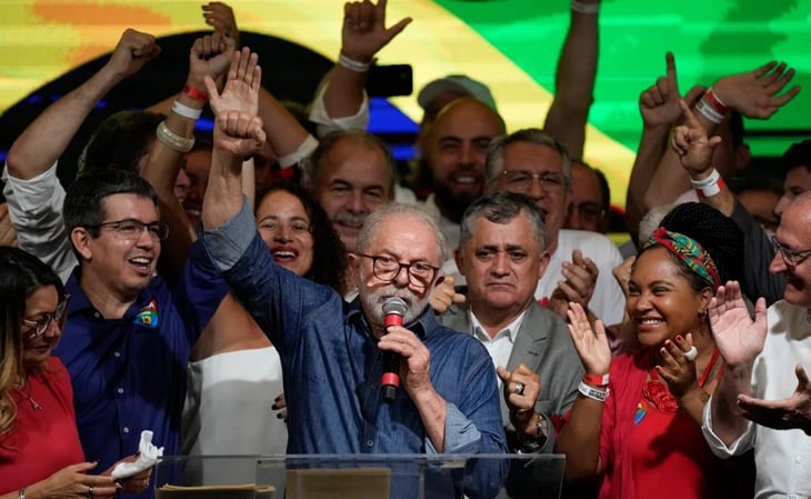Lula da Silva defiende victoria 'del pueblo'; promete 'restablecer la paz' en Brasil