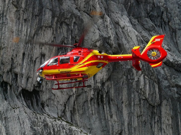 Mueren siete personas en accidente de helicóptero en Italia