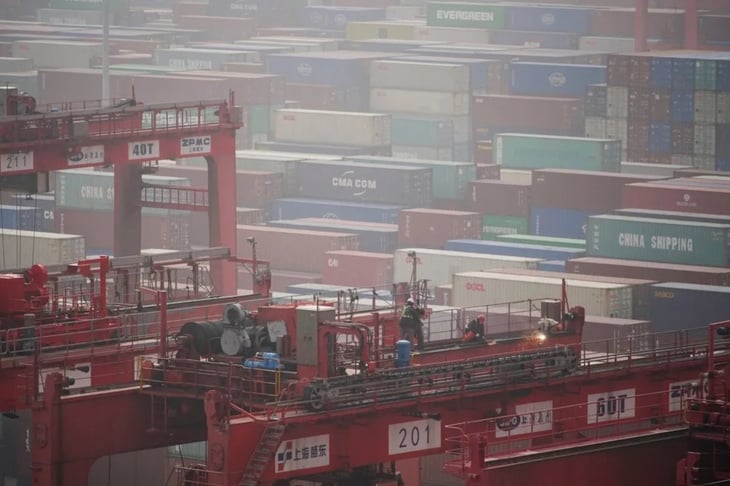 Exportación China baja 0.3% en octubre