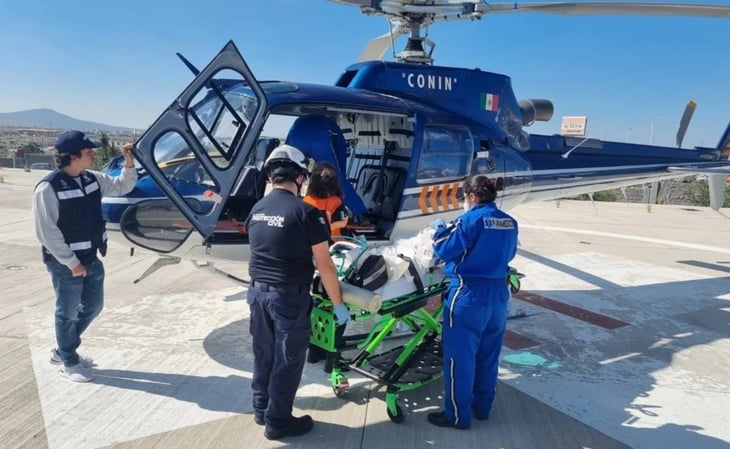 Trasladan en helicóptero a menor que sufrió quemaduras en carambola en la autopista México-Querétaro
