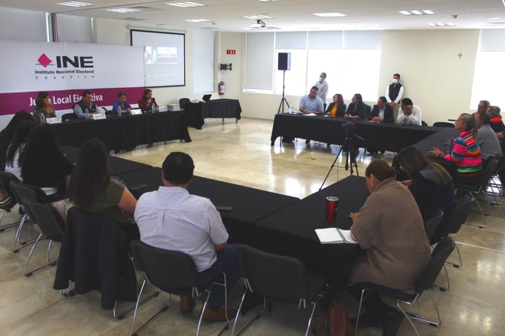 INE Coahuila imparte taller de 'Comunidades Lectoras'