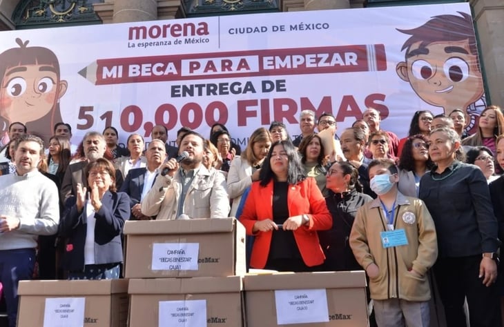 Morena CDMX entrega 500 mil firmas para elevar a rango constitucional programas sociales de becas