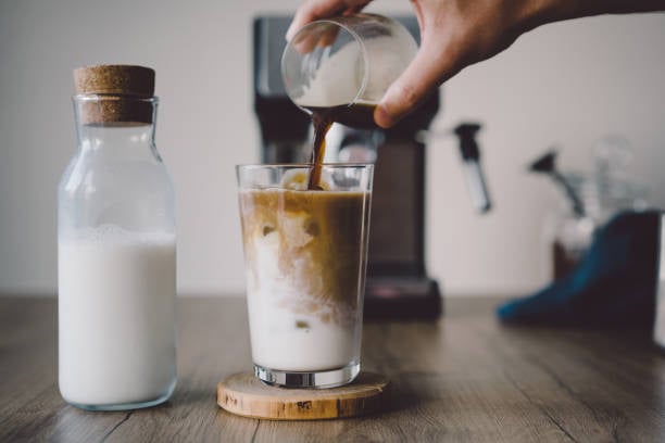 3 razones por las que quizás no deberías beber café con leche