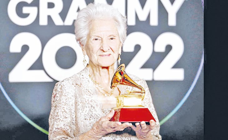 Ángela Álvarez, la abuela que con 95 años ganó un Grammy