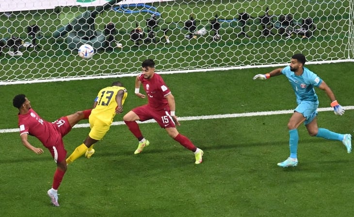 VAR protagoniza polémica al anular gol de Ecuador por supuesto fuera de lugar