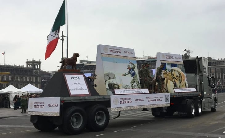 VIDEO: Con carro alegórico, rinden homenaje a Frida en el desfile del 20 de noviembre
