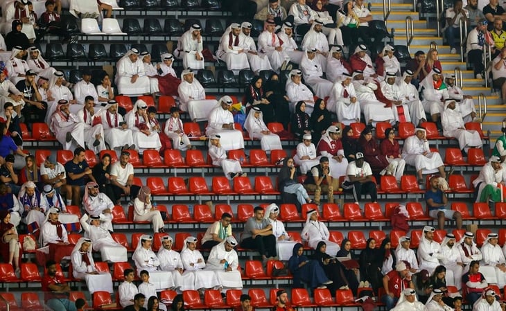 Qatar 2022: Los qataríes abandonaron a su selección después del primer tiempo