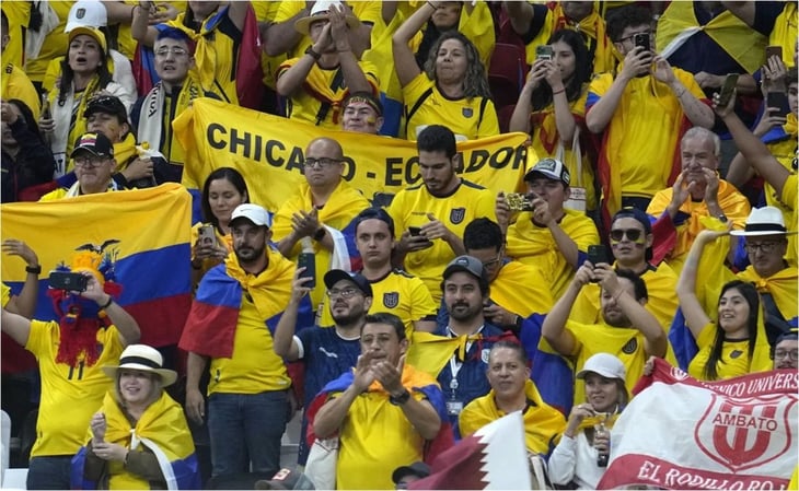 VIDEO: Aficionados ecuatorianos piden cerveza en pleno partido ante Qatar