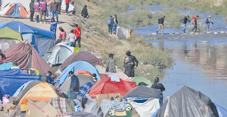 Autoridades piden a migrantes resguardarse en albergues por el frío