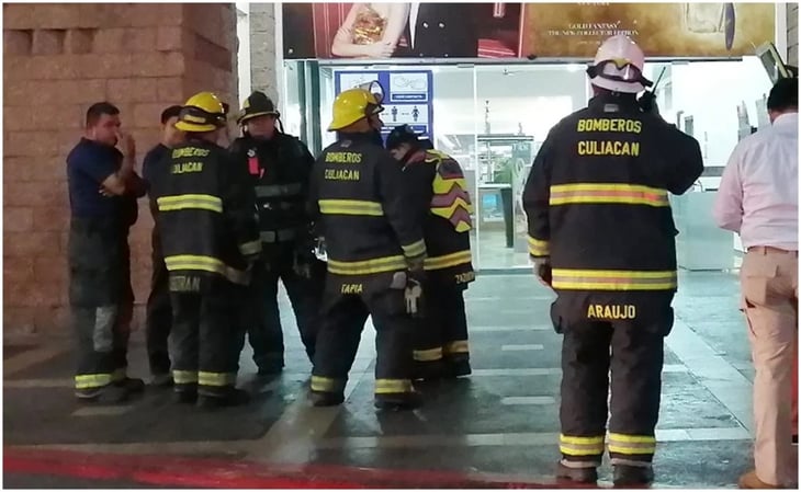 Controlan incendio en centro comecial de Culiacán; desalojan a clientes