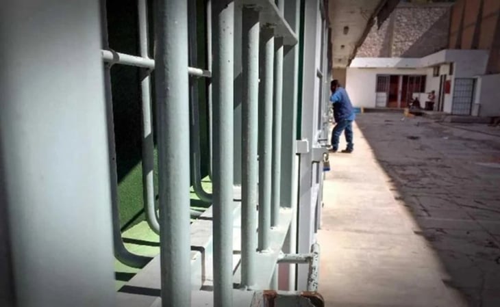 Familia exige esclarecer muerte de joven en cárcel de Chicahuaxtla; fiscalía de Oaxaca descarta homicidio