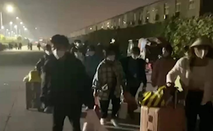 'Toma el dinero y vete', trabajadores de fábrica iPhone en China aceptan oferta para irse tras protestas