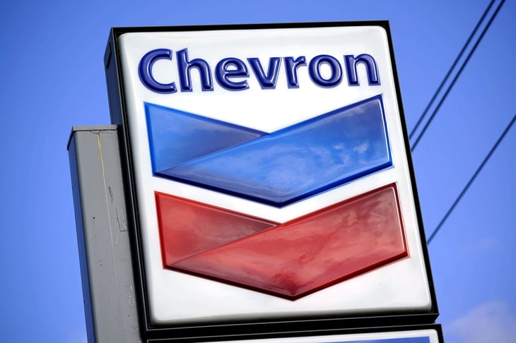 EU autoriza a Chevron a reanudar operaciones de extracción en Venezuela