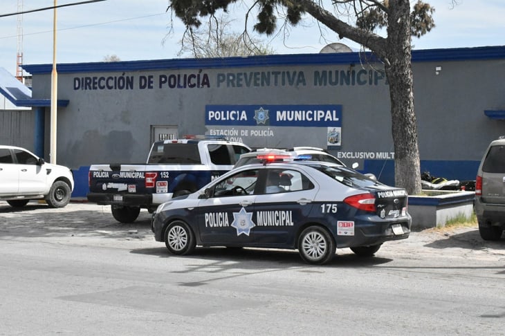 Policías Municipales de Monclova son denunciados por vender cerveza clandestina