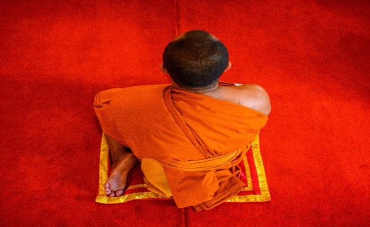 Monjes budistas dan positivo a test de metanfetamina y templo se queda sin religiosos