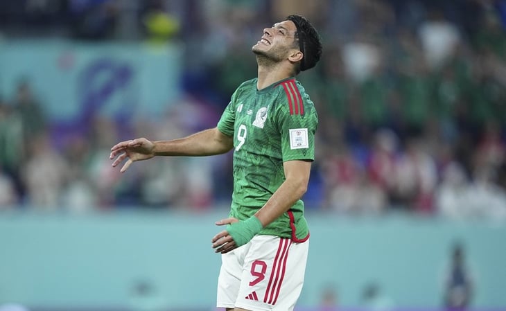 Raúl Jiménez, jugó su tercer Mundial y sigue sin poder hacer gol
