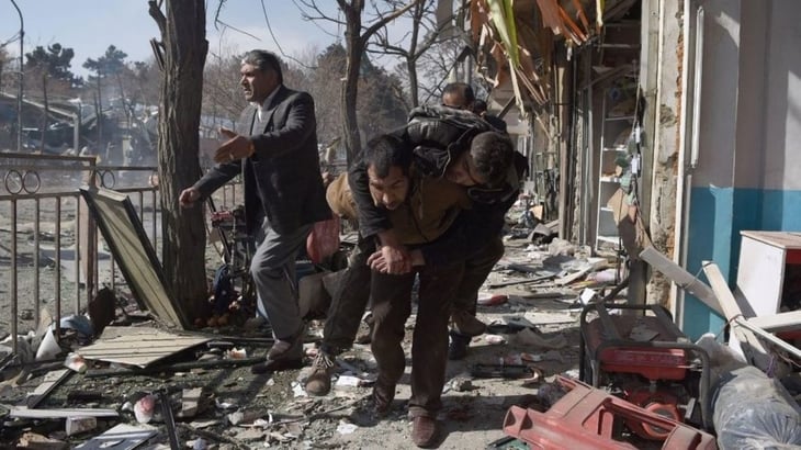 15 muertos deja ataque con explosivos en una escuela de Afganistán