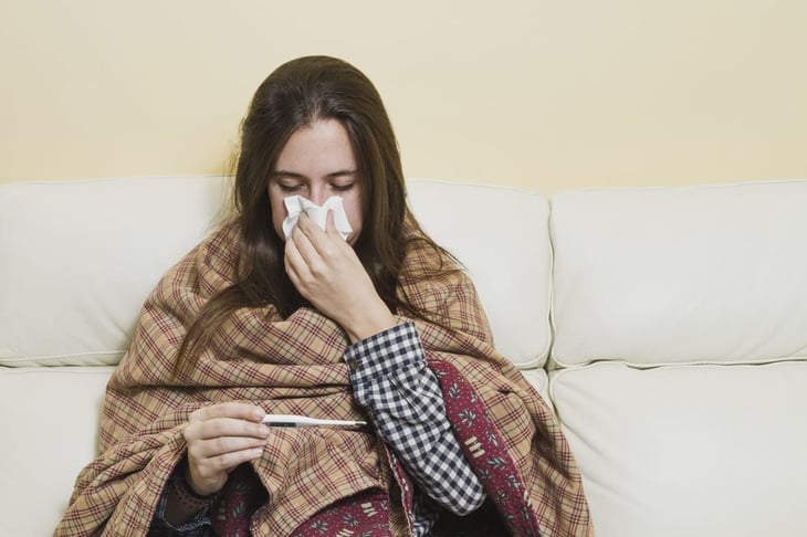 El tabaquismo, un reposo inadecuado y estrés pueden complicar cuadros gripales