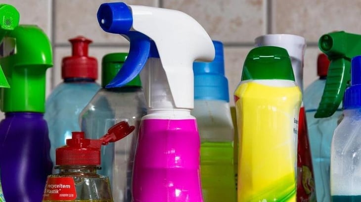 5 trucos de limpieza con agua oxigenada