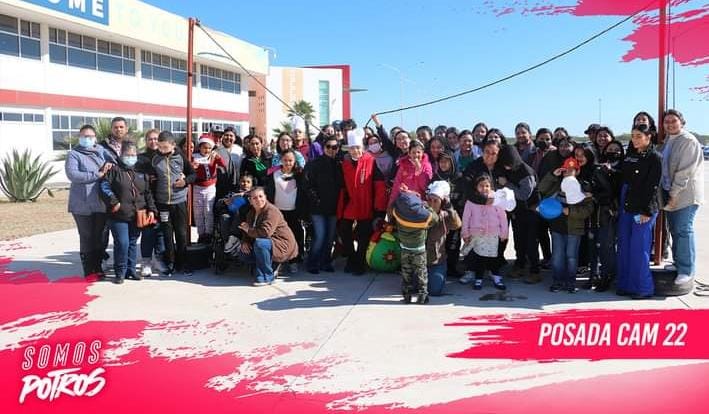 Universidad Politécnica festeja a alumnos del CAM 22