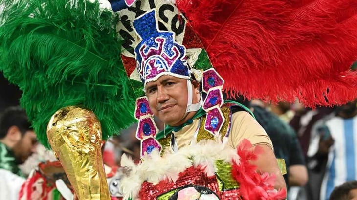 México va ganando el Mundial, en la tribuna: los disfraces en el Mundial