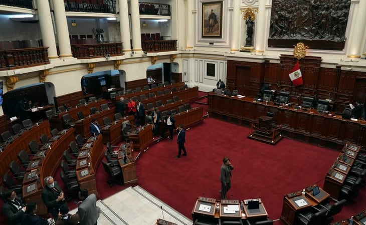 Tras disolución del Congreso, renuncian ministros de Economía, Exterior y Trabajo de Perú por 'apego a democracia'