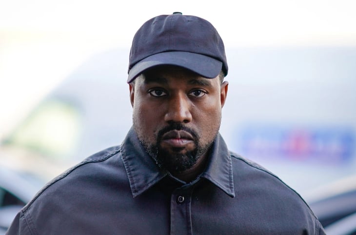 Marca de ropa de Kanye West debe 600 mil dolares