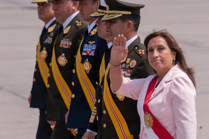 Presidenta de Perú llama a la calma, tras protestas en varias ciudades