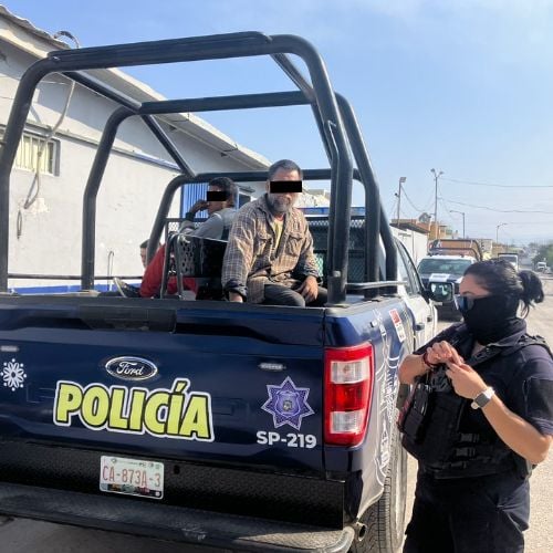 Dos adictos los inhalantes fueron detenidos por drogarse en la vía pública en Monclova 