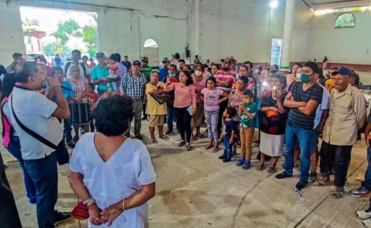 Muestran solidaridad a 600 personas evacuadas de Donají y Tolosita por fuga de amoniaco en el Istmo de Oaxaca