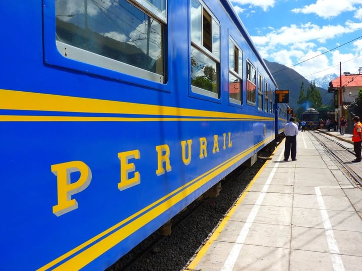 Perú: Cierran aeropuerto y suspenden tren a Machu Picchu por protestas