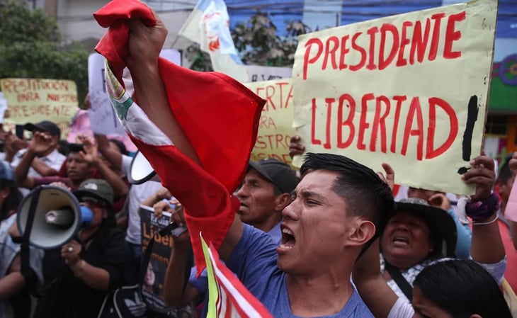 Perú declarará en emergencia la red vial tras violentas manifestaciones antigubernamentales