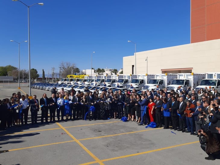 Municipio de Monclova recibe nuevos camiones recolectores y vehículos utilitarios