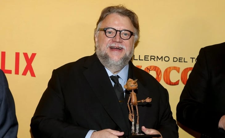 Guillermo del Toro presume a la UNAM en entrevista con Jimmy Fallon