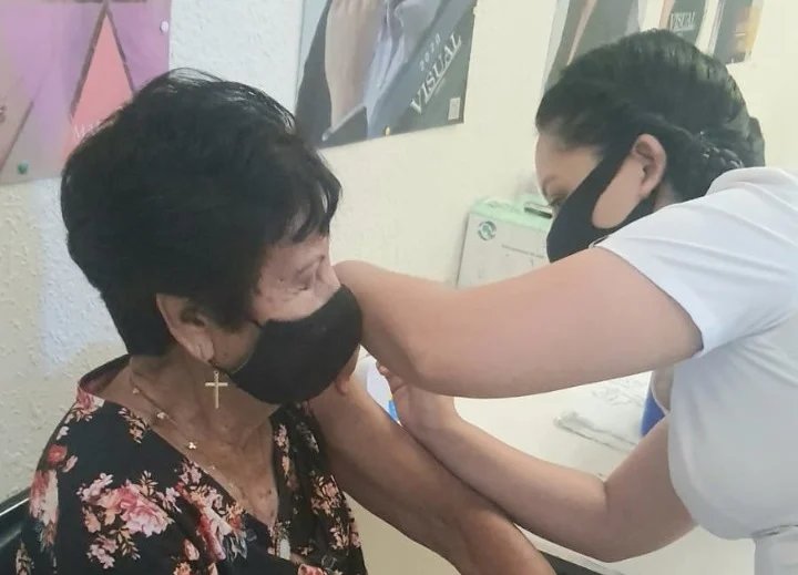 Sector salud invita a la población de Monclova a vacunarse contra la influenza 