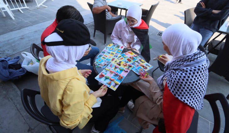 ¡Lotería! ESTO mostró en el mercado Souq Waqif de Qatar el clásico juego mexicano
